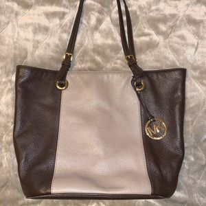 🔥 SALE🔥Final Price Michael Kors Pebbled Leather Shoulder Bag